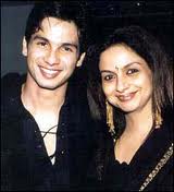 Shahid Kapoor with mom