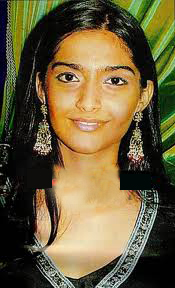 Sonam Kapoor teen age pic