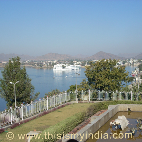 Pictures of India, Udaipur View of Pichola Lake